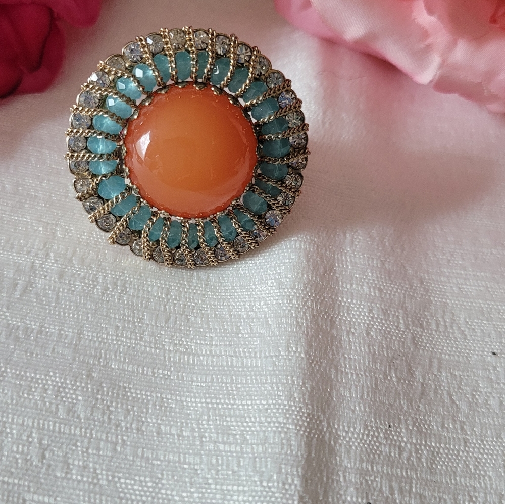 Colorful ring